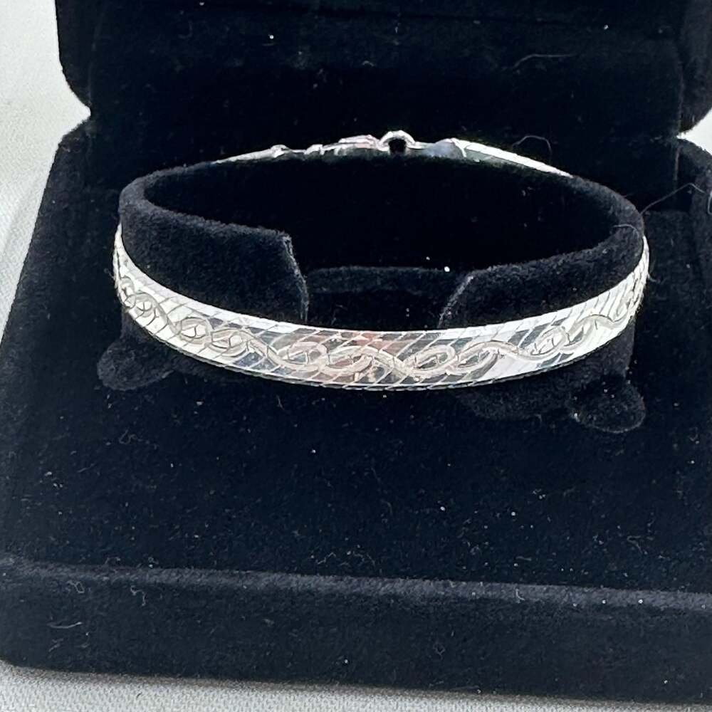 Milor Italy 925 Sterling Silver Engraved Herringbone Bracelet